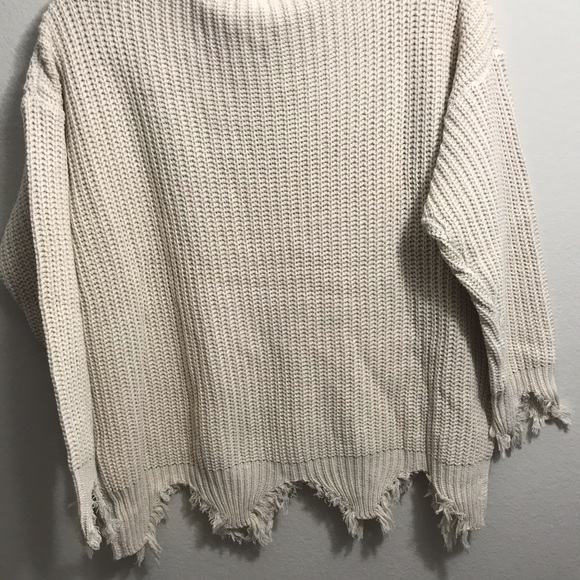 LF Stores NWT🎈Distressed Oversized sweater - Picture 7 of 7